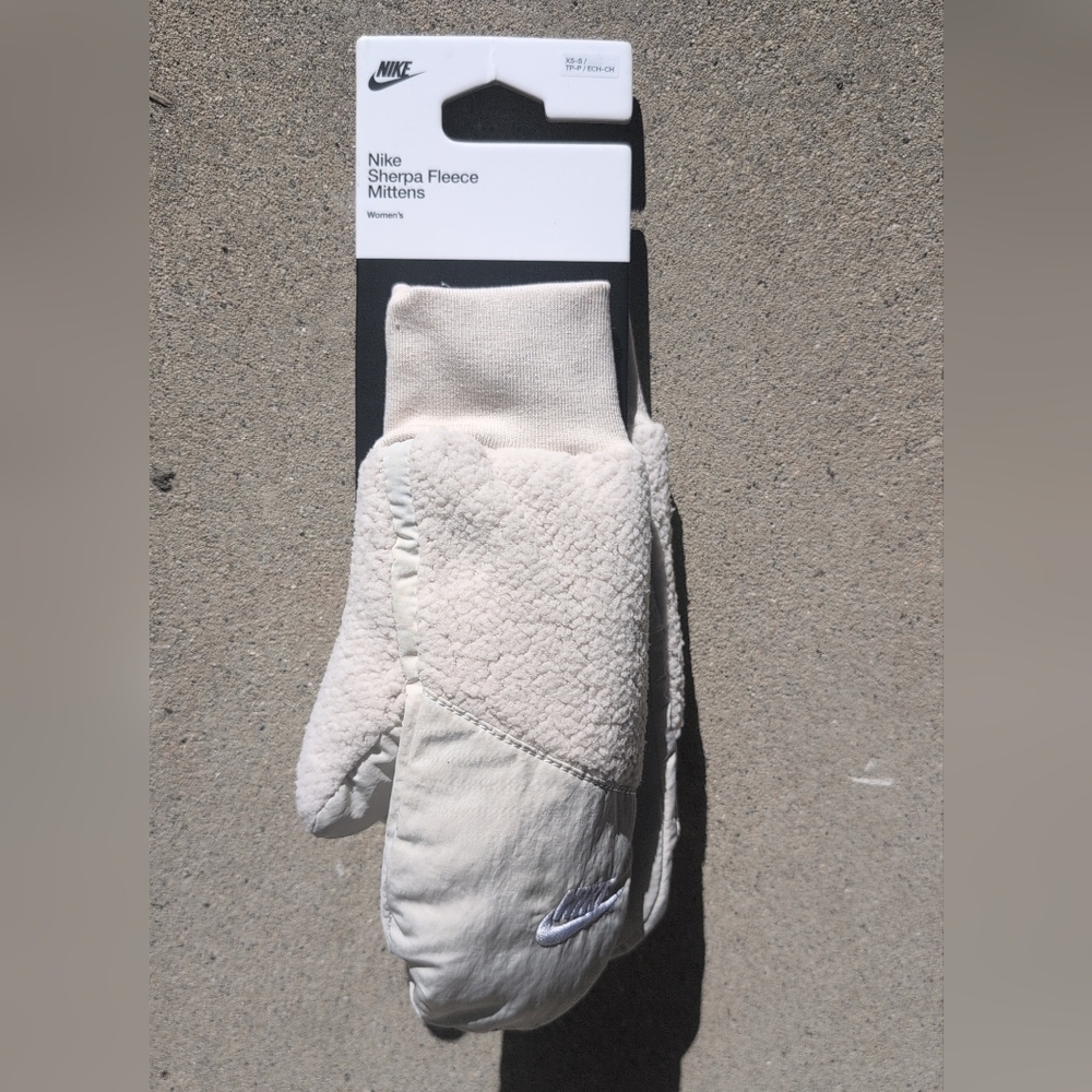 Nike Cream Sherpa Fleece Mittens